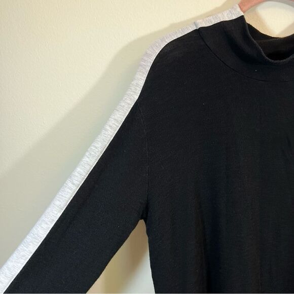 ✨ Monrow Women’s Black Gray Mock Neck Sweater Medium - Picture 4 of 12